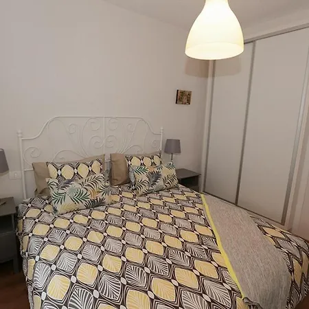 Apartment Charming Next To The *
